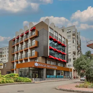 Wolf Of The City & Spa Отель Анталья